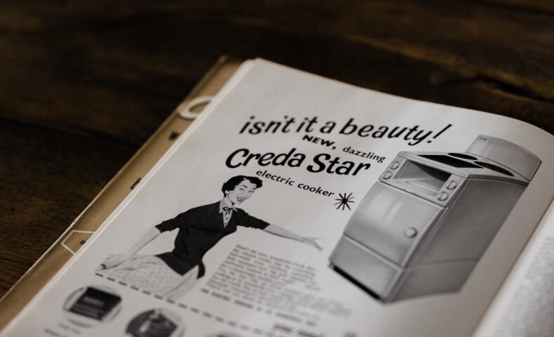 an old advertisement for a crede star refrigerator